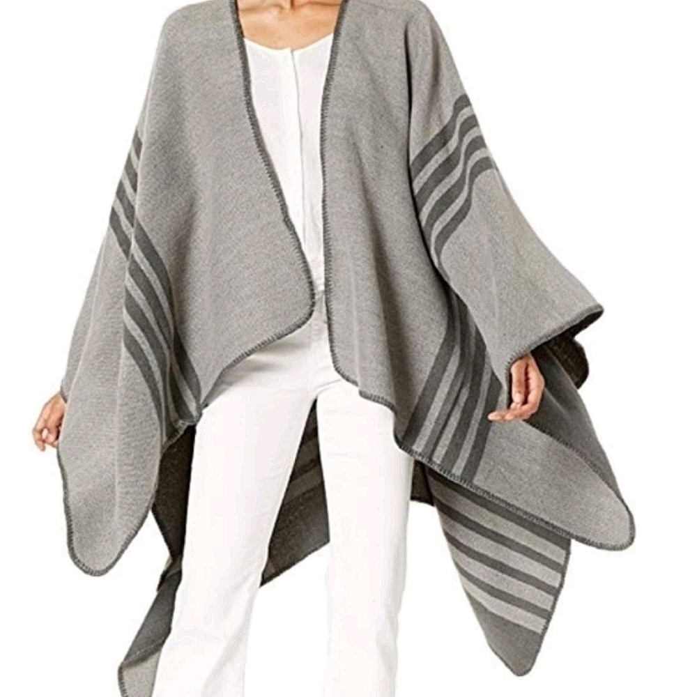 BB Dakota Reversible Poncho-Roll with the Ponchos